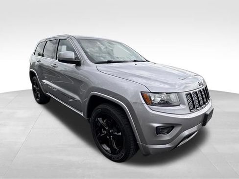 Used 2015 Jeep Grand Cherokee Altitude AWD/4WD image 11