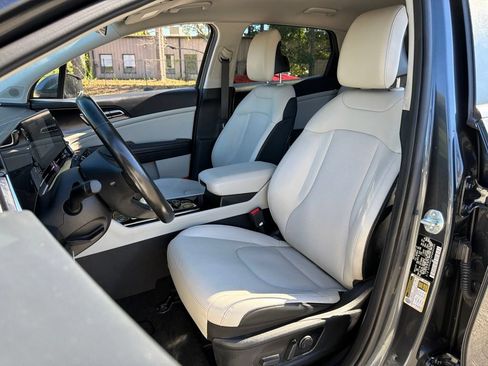 Used 2023 Kia Sportage EX FWD image 18