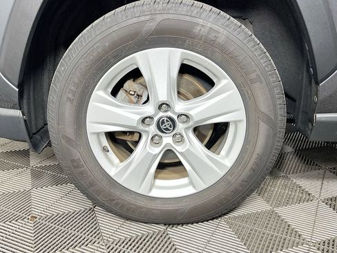 Used 2021 Toyota RAV4 XLE AWD/4WD image 29