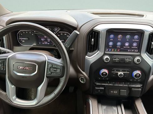 Used 2022 GMC Sierra 1500 SLT AWD/4WD image 21