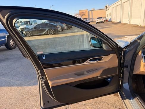 Used 2022 BMW 740i 740i w/ Premium Package image 15