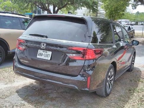Used 2025 Honda Odyssey EX-L image 4