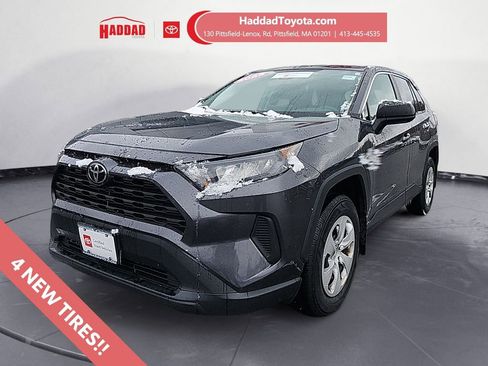 Certified 2022 Toyota RAV4 LE image 1