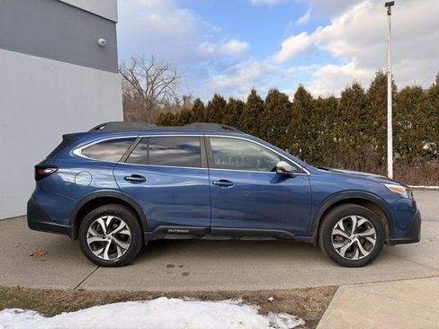 Used 2021 Subaru Outback Limited image 2