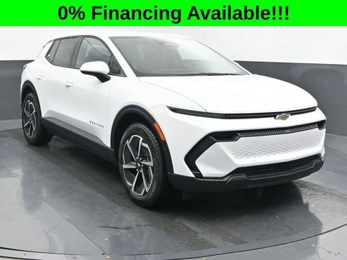 New 2026 Chevrolet Equinox EV LT image 2