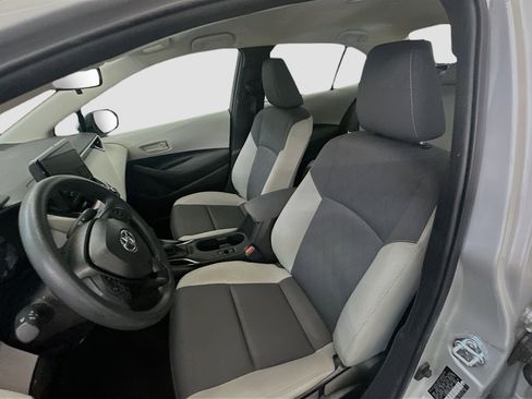 Used 2025 Toyota Corolla LE FWD image 13