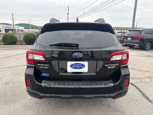 Used 2017 Subaru Outback 2.5i Premium AWD/4WD image 4