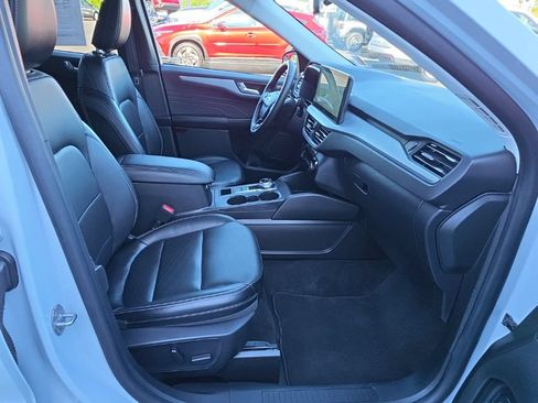 Used 2025 Ford Escape Platinum AWD/4WD image 32