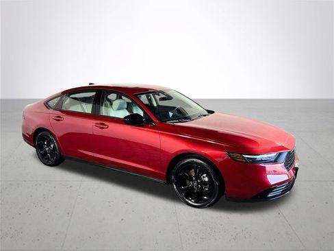 Used 2025 Honda Accord SE image 4