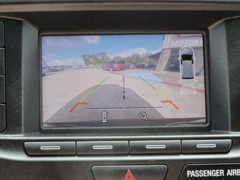 Used 2018 Ford Explorer XLT image 19