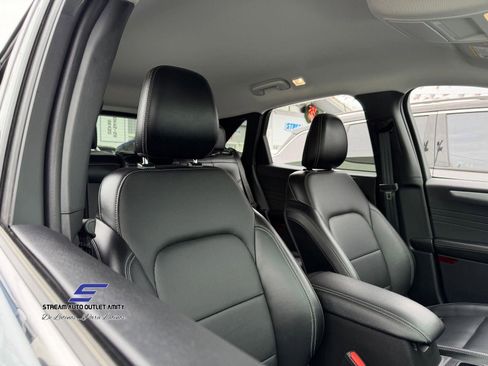Used 2025 Ford Escape Platinum AWD/4WD image 7