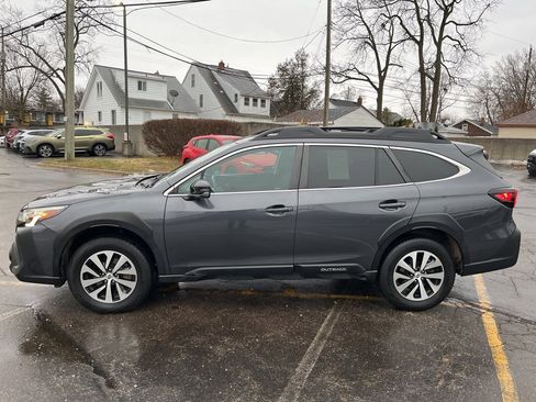 Certified 2023 Subaru Outback Premium image 8
