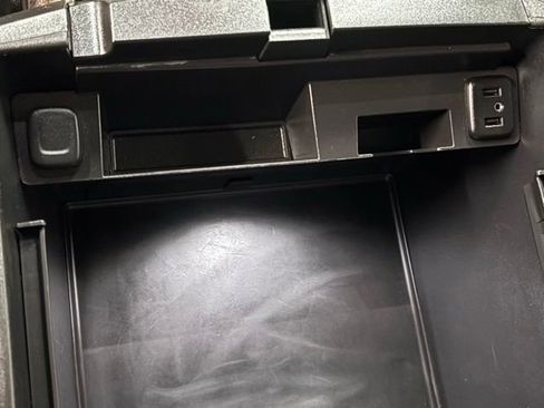 Used 2017 Chevrolet Tahoe LT AWD/4WD image 35