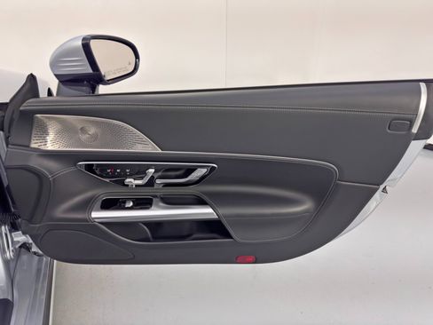 Used 2022 Mercedes-Benz SL 55 AMG 4MATIC w/ Driver Assistance Package image 50