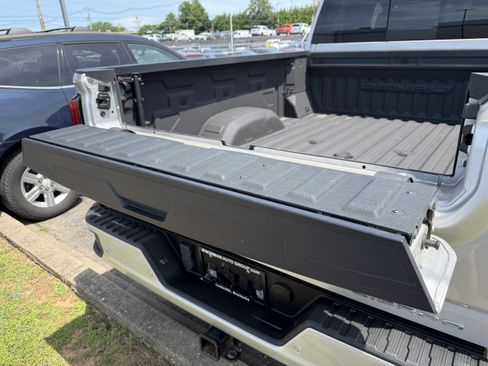 Used 2020 GMC Sierra 2500 Denali w/ Denali Ultimate Package AWD/4WD image 34