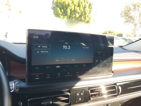 Certified 2023 Lincoln Nautilus Reserve w/ Monochromatic Package image 18