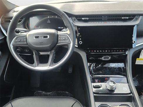 New 2026 Jeep Grand Cherokee Limited image 15