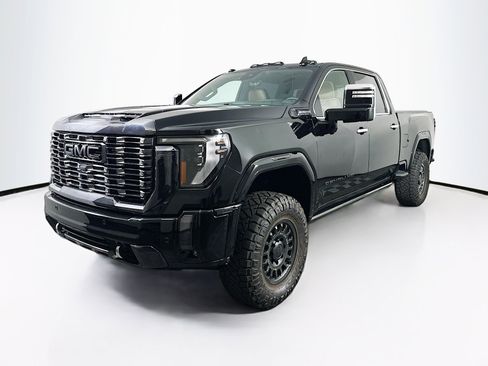 Used 2024 GMC Sierra 2500 Denali Ultimate AWD/4WD image 3