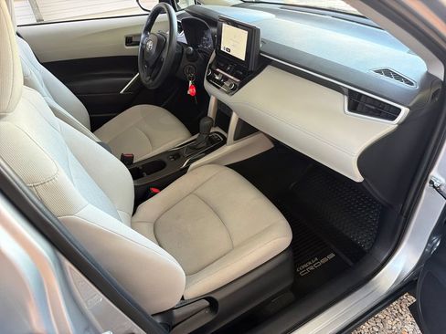 Used 2025 Toyota Corolla Cross L FWD image 26