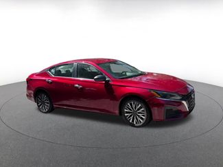 Used 2025 Nissan Altima 2.5 SV FWD video 2