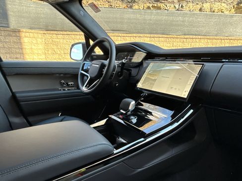 New 2026 Land Rover Range Rover Sport SE image 8