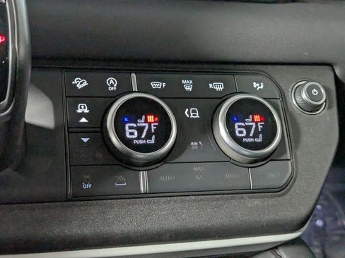 Used 2021 Land Rover Defender 110 image 35