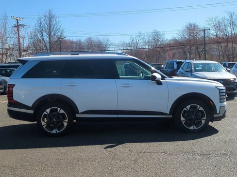 Used 2026 Hyundai Palisade Limited AWD/4WD image 2