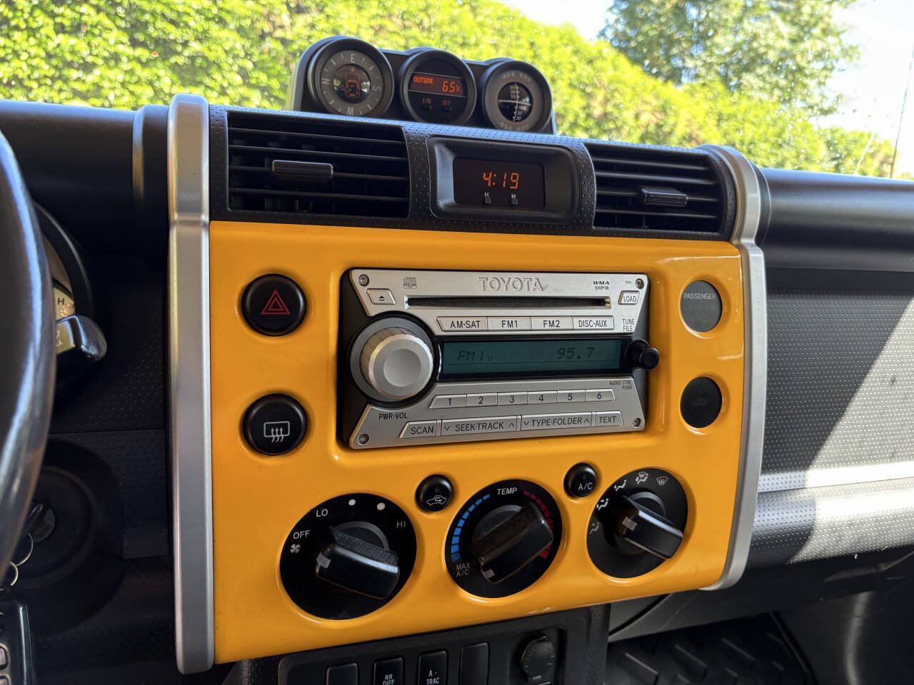 Used 2007 Toyota FJ Cruiser 4WD image 12