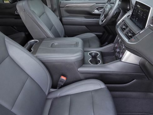 Used 2023 Chevrolet Tahoe Z71 w/ Z71 Off-Road Package image 12