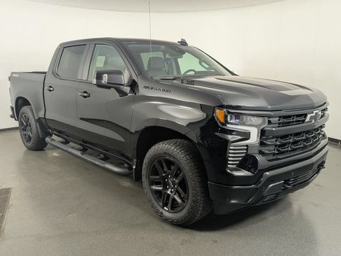 Used 2025 Chevrolet Silverado 1500 RST w/ Rally Edition AWD/4WD image 2