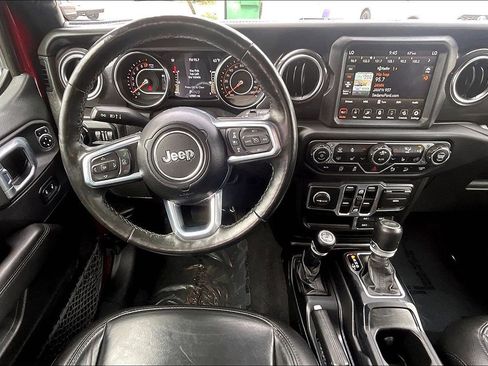 Used 2021 Jeep Wrangler Unlimited Sahara AWD/4WD image 4