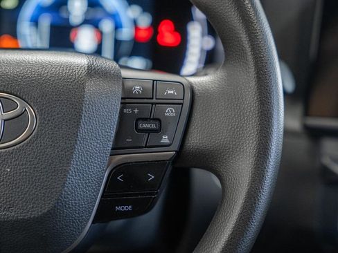 Used 2025 Toyota Camry LE image 27