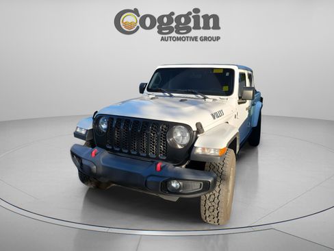 Used 2022 Jeep Gladiator Willys image 2