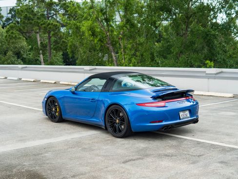 Used 2015 Porsche 911 Targa 4S w/ Sport Chrono Package AWD/4WD image 7