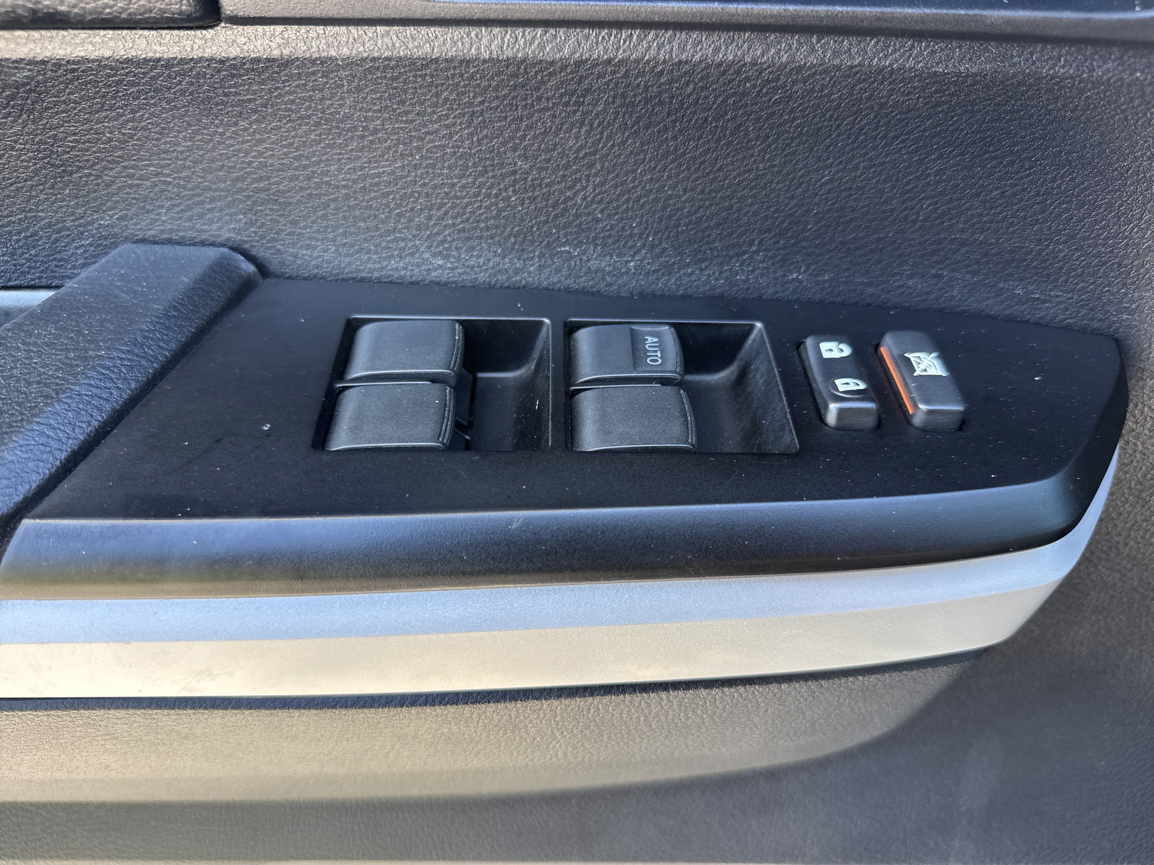Used 2021 Toyota Tundra SR5 w/ TRD Off-Road Package AWD/4WD image 15