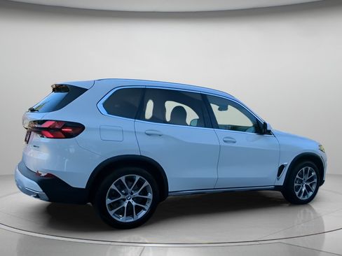 Used 2025 BMW X5 xDrive40i w/ Premium Package AWD/4WD image 29