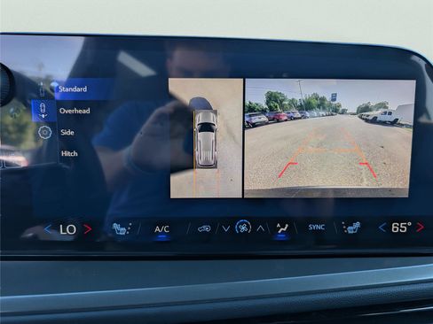New 2026 Chevrolet Traverse LT w/ Enhanced Driving Package FWD image 32