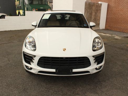 Used 2018 Porsche Macan w/ Premium Package Plus AWD/4WD image 3