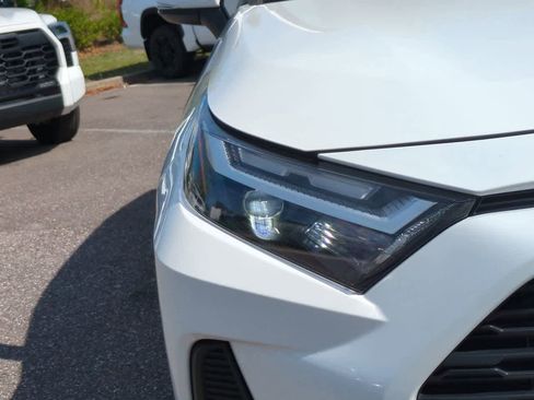 Certified 2022 Toyota RAV4 XLE w/ Convenience Package image 10