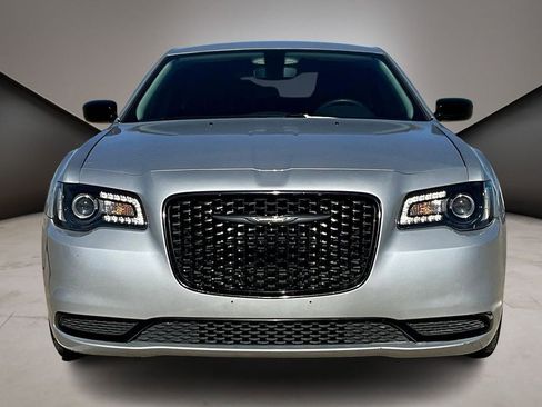 Used 2023 Chrysler 300 Touring w/ Sport Appearance Package image 2