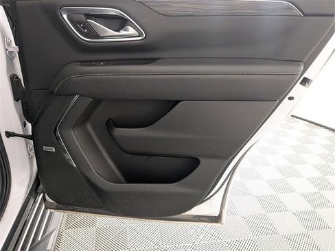 Used 2022 GMC Yukon SLT w/ SLT Luxury Package image 34