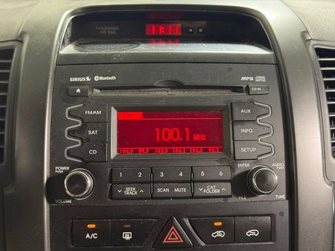 Used 2013 Kia Sorento LX w/ Value Pkg FWD image 28