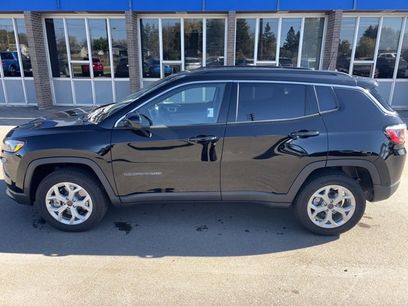 Used 2025 Jeep Compass Latitude w/ Convenience Group