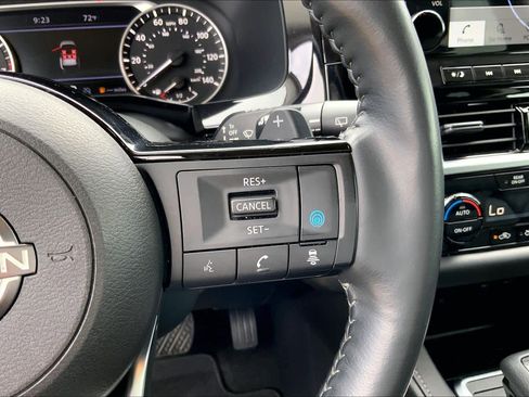 Used 2023 Nissan Pathfinder SL w/ SL Premium Package FWD image 23