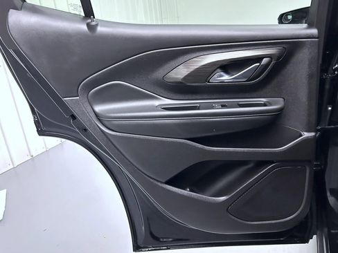 Used 2024 GMC Terrain SLT image 20