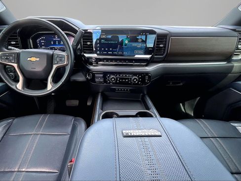 Used 2024 Chevrolet Silverado 3500 High Country w/ Technology Package image 8