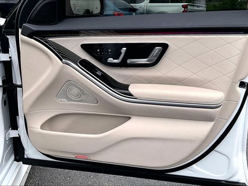 Used 2025 Mercedes-Benz S 580 4MATIC Sedan image 30