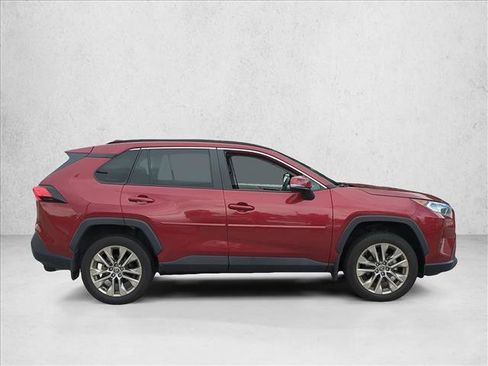 Used 2021 Toyota RAV4 XLE Premium AWD/4WD image 4