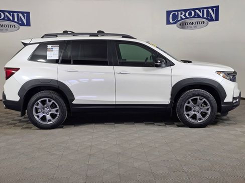 Used 2025 Honda Passport TrailSport image 6