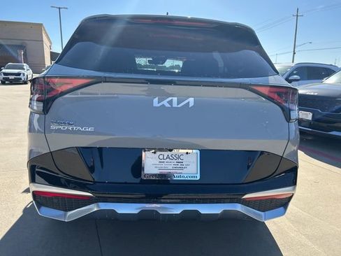 Used 2025 Kia Sportage SX image 8